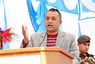 नेपाली कांग्रेसको महामन्त्रीमा उम्मेदवारी दिने गगन थापाको घोषणा